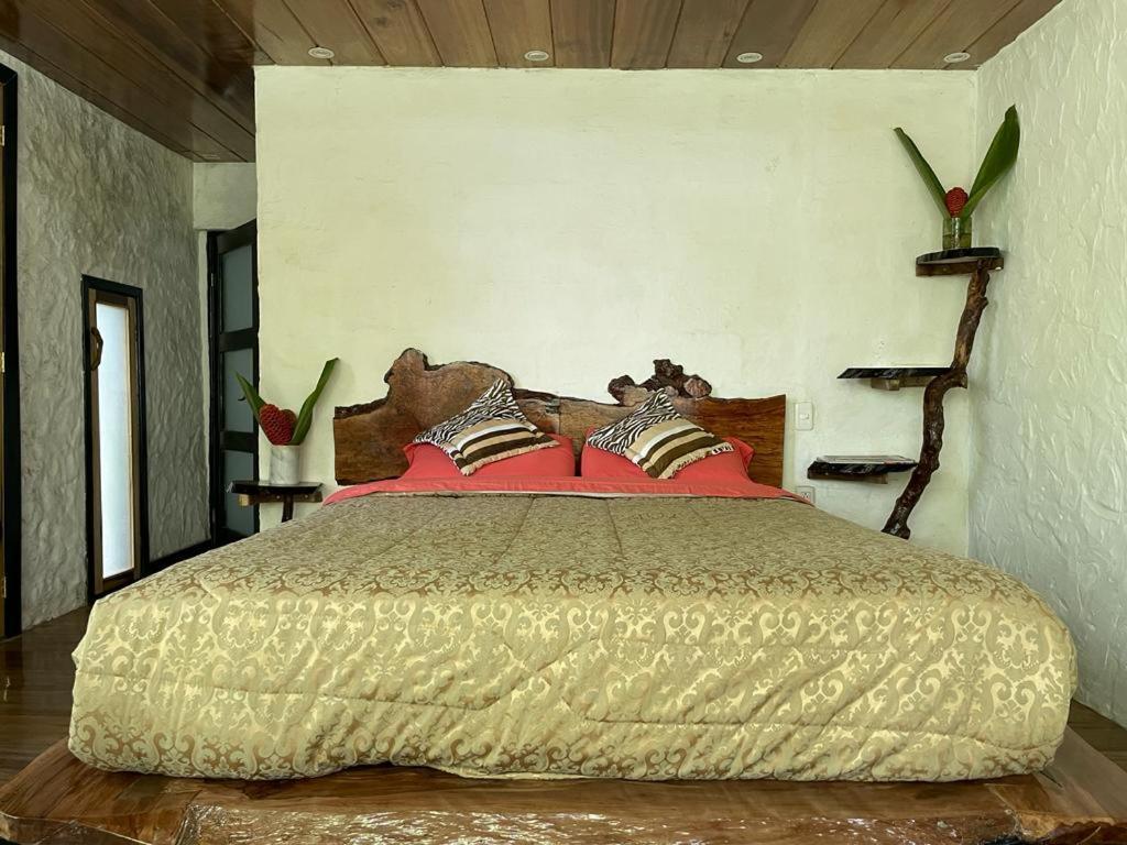 Cantalarana Lodge Mindo Extérieur photo